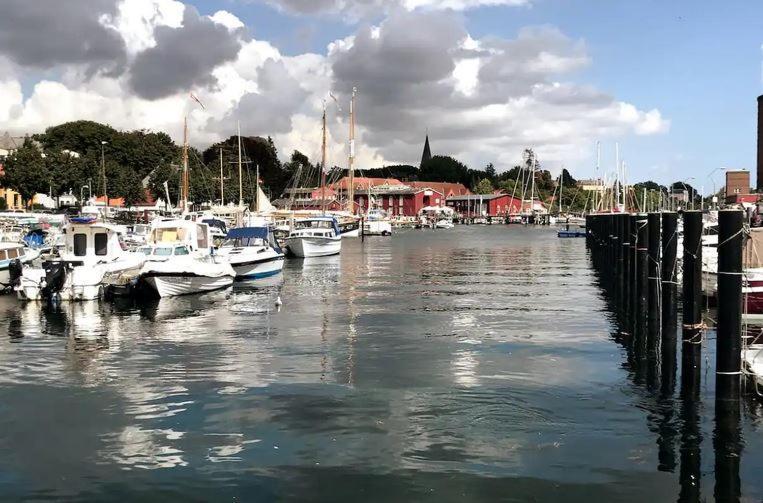 Im Bademantel An Den Strand Mit Terrasse Eckernförde Buitenkant foto